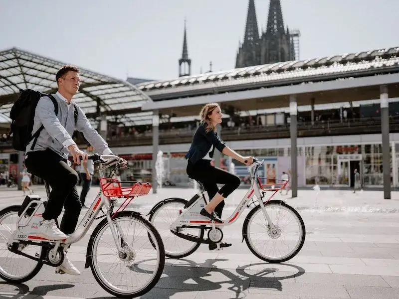 10-Ways-to-Get-Around-a-New-City-Rent-a-bike 