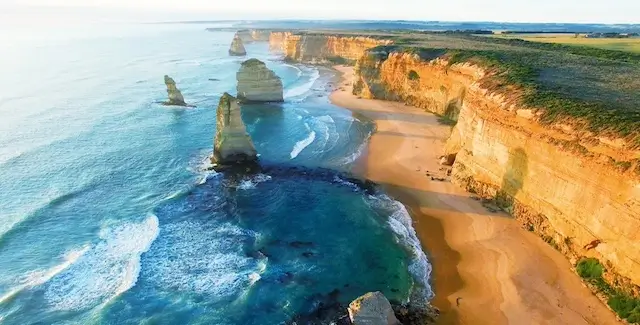 The-Great-Ocean-Walk-Australia-Coastal-Splendor